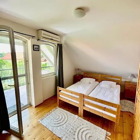 Pelso Apartment Balatonalmadi
