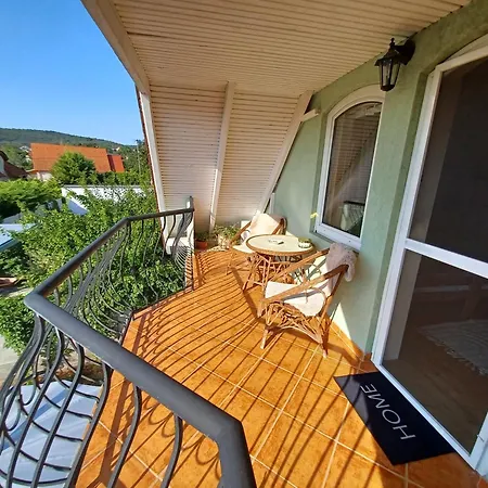 Pelso Apartment Balatonalmadi